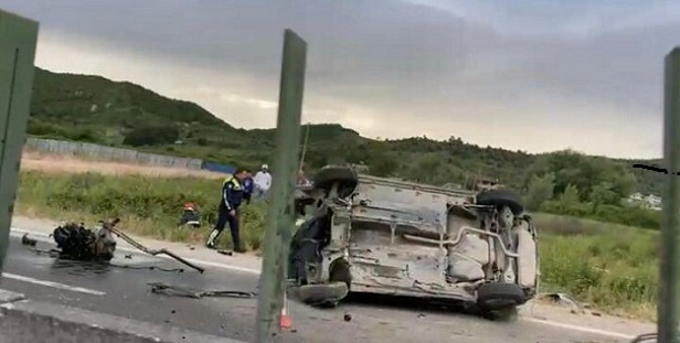 Aksident në rrugën dytësore Tiranë-Durrës, 40-vjeçari dërgohet me urgjencë në spital