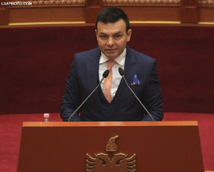 Nisma e ASh/ Roshi: Duan të paraqesin Mit’had Frashërin si antikombëtar, historia po rishkruhet gabim