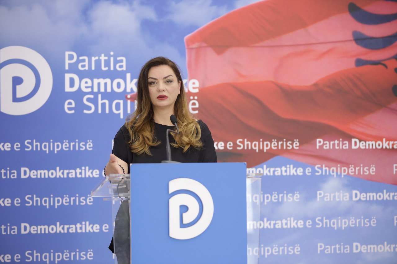 PD: Rama tjetër goditje lirisë së medias në Shqipëri. Emëron zëdhënësen e PS-së në krye të AMA-s