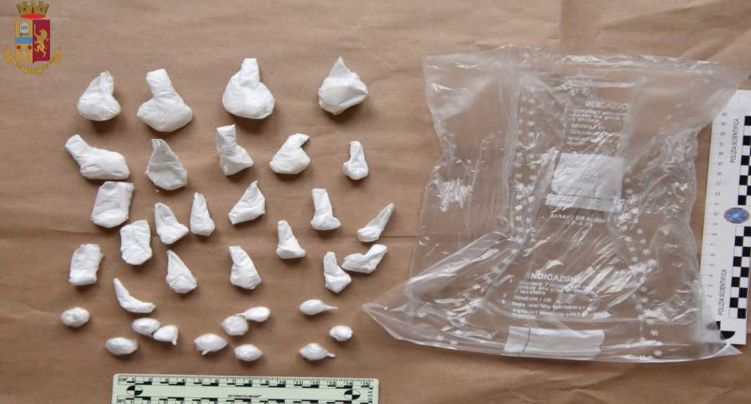 Shpërndanin kokainë në ambiente të populluara, arrestohet shqiptari dhe partnerja rumune