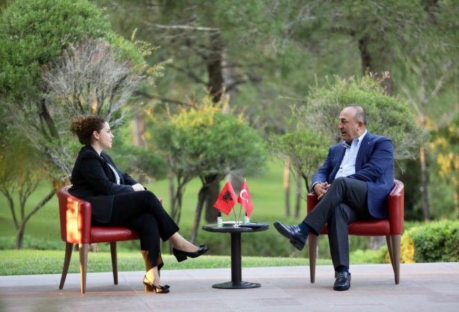 Xhaçka pritet në Turqi nga homologu Cavushoglu, palët dakordësohen për rritjen e bashkëpunimit në disa fusha