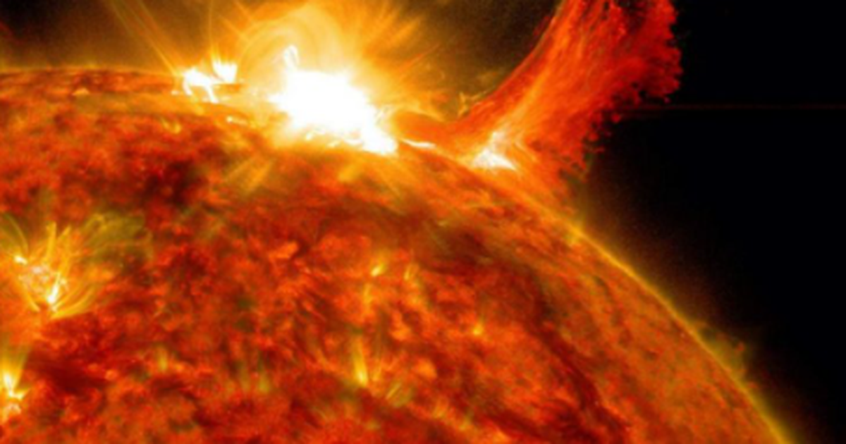 Dielli lëshon flakën e pazakontë, shkencëtarët të shqetësuar!