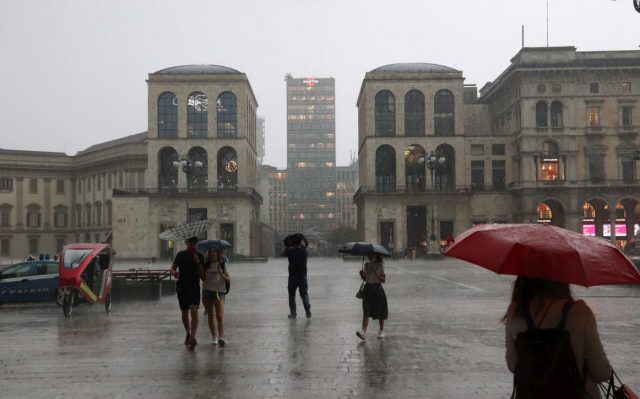 Mot i keq, përmbyten disa zona në Milano