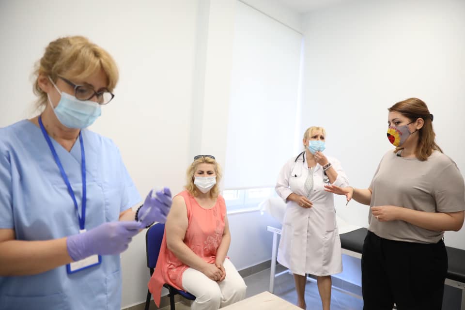 Variantet e reja të COVID-19, Manastirliu thirrje qytetarëve: Vaksinohuni