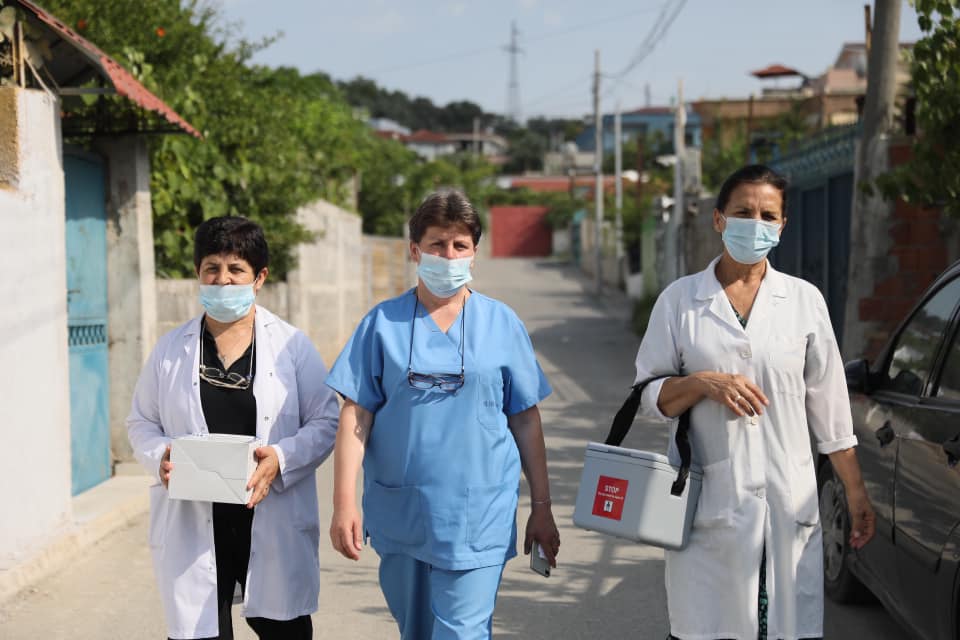 Nis vaksinimi me Njësitë e Lëvizshme, Manastirliu: Derë me derë për të mbrojtur sa më shumë qytetarë