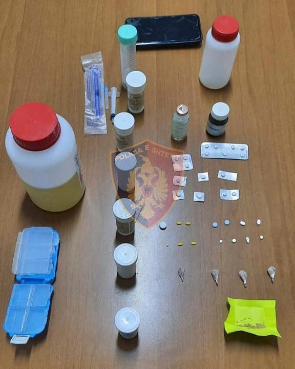 Arrestohet 24-vjeçarja që shiste drogë sintetike në lokale