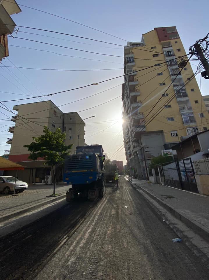 Sako: Nisëm rikonstruksionin e rrugës &#8220;Dalip Peza&#8221; në lagjen nr.17