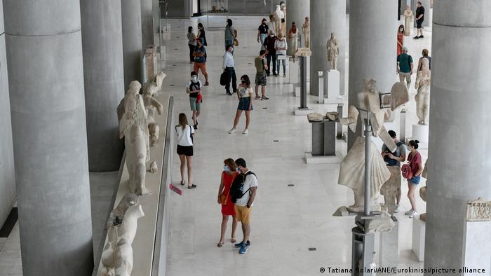 Greqia ofron 150 euro shpërblim për ata që vaksinohen