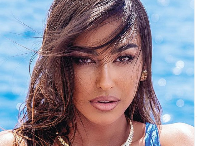 Torta e ditëlindjes së Adrola Dushit ishte vërtet ” e çmendur”