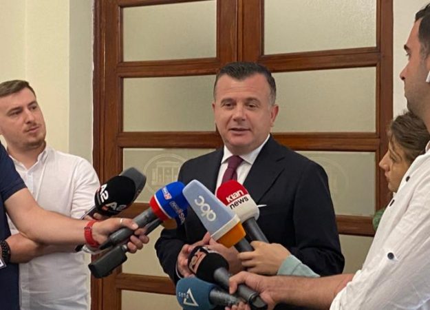 Balla: PS nuk mban përgjegjësi për asnjë që ka hesape personale me drejtësinë