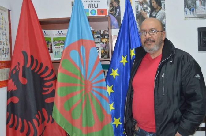 Manastirliu i shpreh ngushëllime familjarëve të mjekut që ndërroi jetë teksa pushonte në plazh