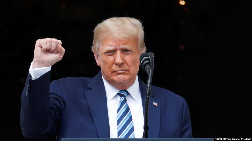 Pas ndalimit të përdorimit të rrjeteve sociale, Trump do të padisë Zuckerberg dhe Dorsey