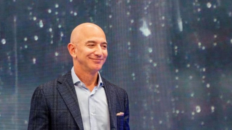 “Kam dashur ta bëj gjithë jetën time”, Jeff Bezos udhëton sot në hapësirë