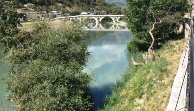 Kishte shkuar për të peshkuar, gjendet i mbytur një 45-vjeçar në lum (Emri)