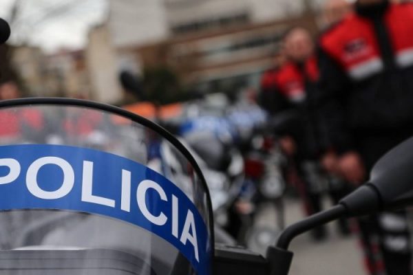 Aksidentuan për vdekje të riun, arrestohet punonjësi i policisë dhe vëllai i tij