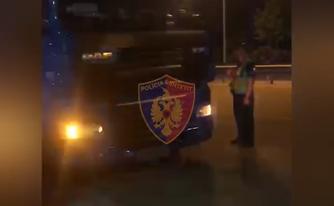 Qarkullimi i mjeteve të rënda, policia gjobit 56 drejtues kamionësh