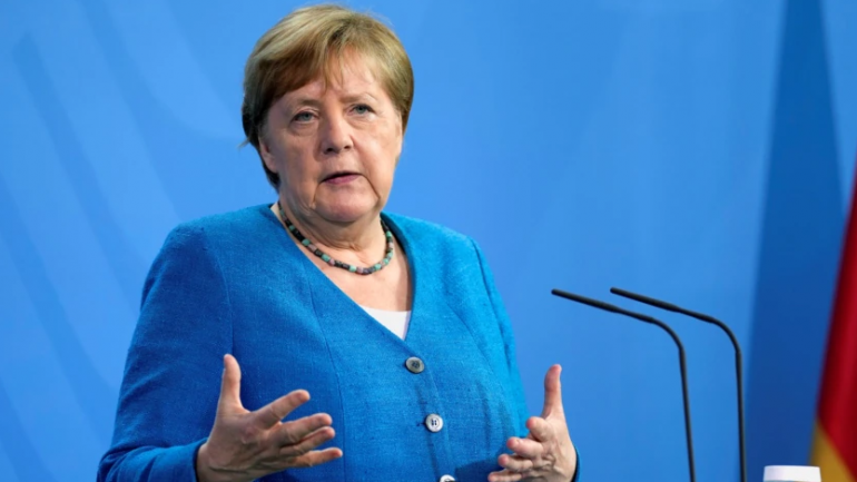 Merkel thirrje gjermanëve: Vaksinohuni që të lehtësojmë masat