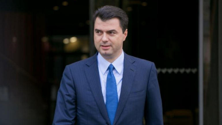 Basha ikën nga Tirana, shkon të pushojë në Theth