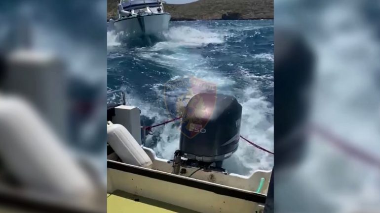 Rrezikuan të mbyteshin në det, pushuesit shpëtohen nga roja bregdetare (VIDEO)