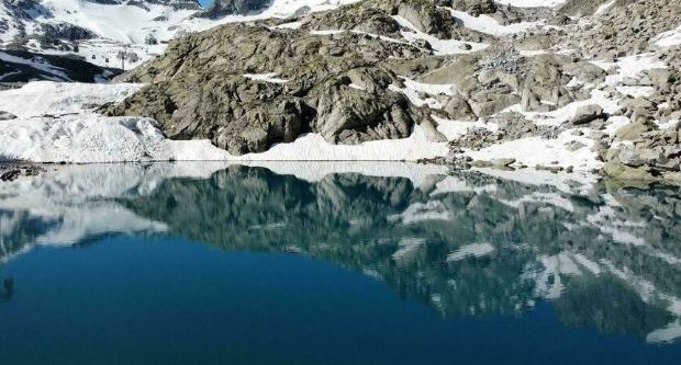 Shkrirja e akullnajave krijon mbi 1.000 liqene në Alpet Zvicerane