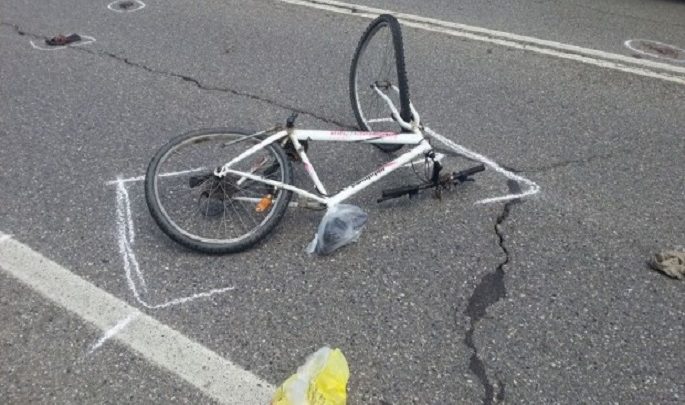 Po eksploronin natyrën, aksidentohen dy çiklistët, njëri niset me urgjencë në spital