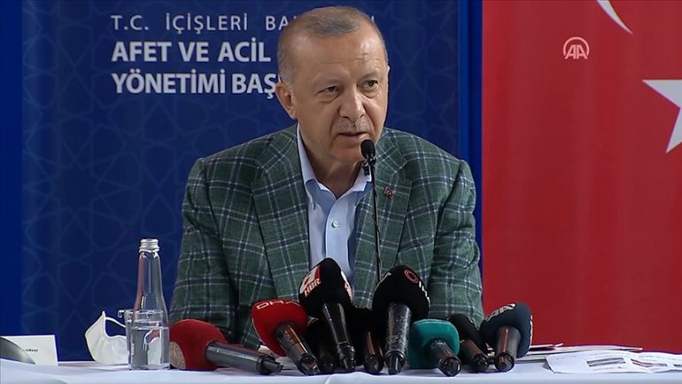 Erdogan pas vizitës në jug të vendit: Do të mbulojmë të gjitha dëmet e zjarreve