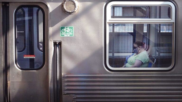 OBSH: COVID-19 duhet të ndalet para se të dalin variante më vdekjeprurëse