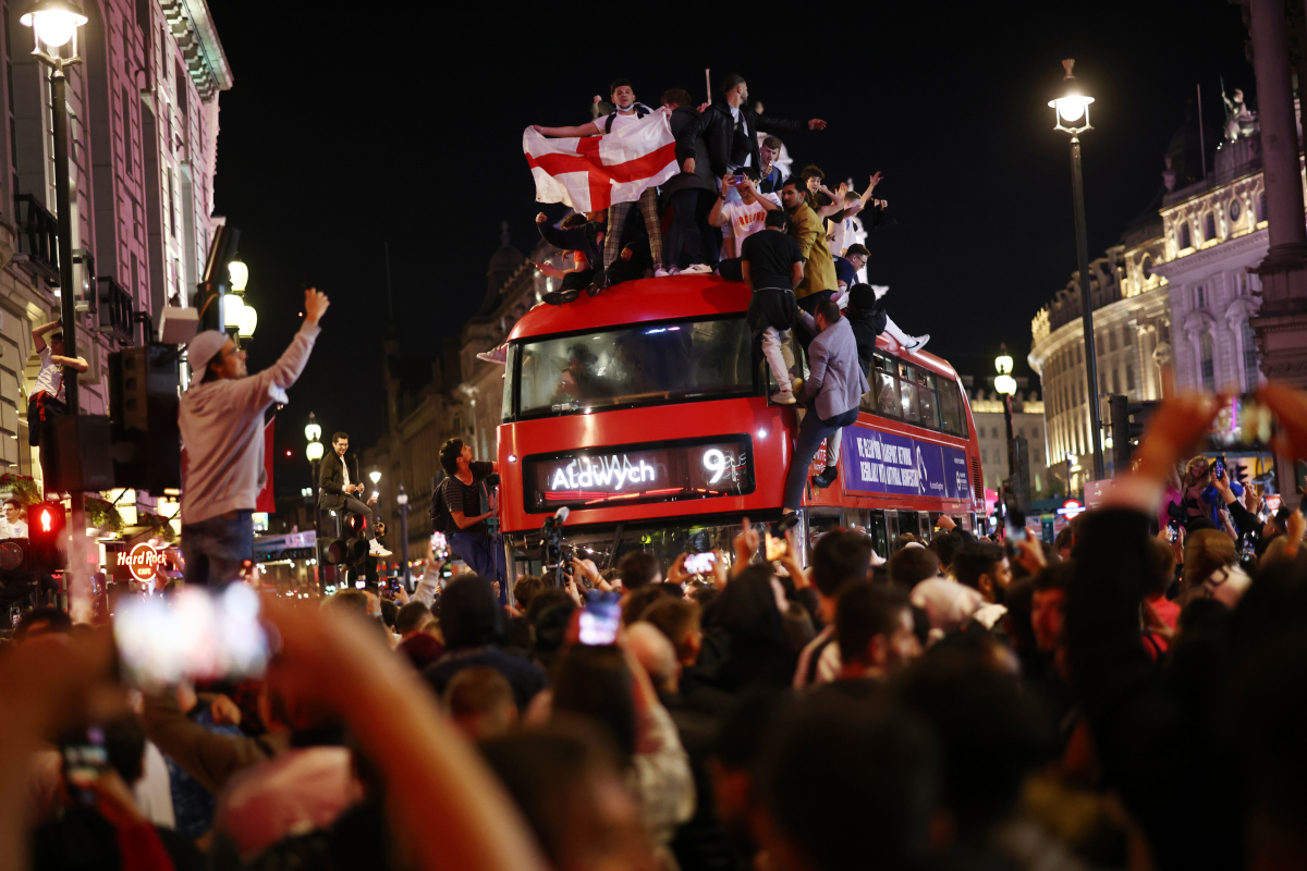 Fitimi i EURO 2020 festë kombëtare, 300 mijë firma për kërkesën unike të anglezëve