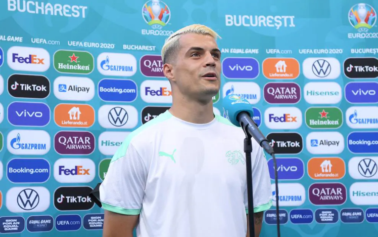 Komplikohet kalimi te Roma, Xhaka pranë rinovimit me Arsenalin