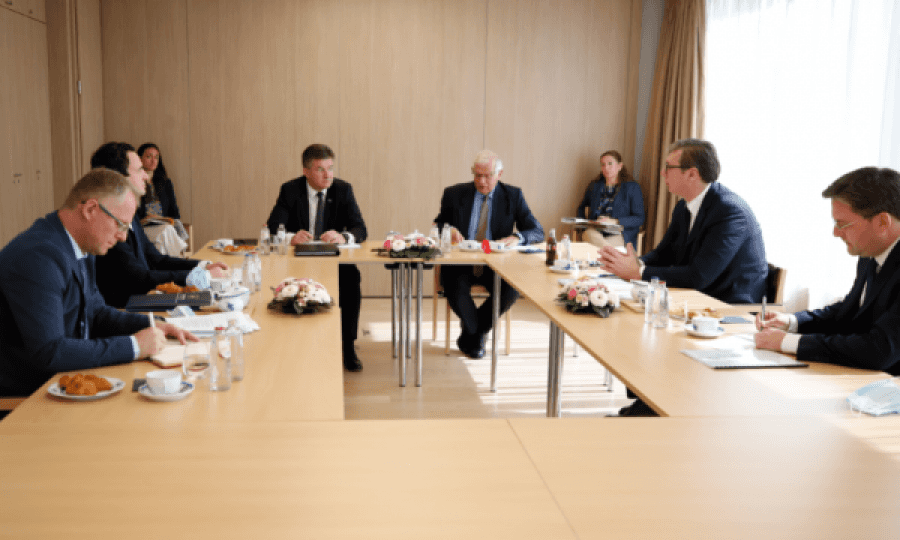 Nesër takimi i radhës mes Kurtit dhe Vuçiç/  Do të flitet dhe për të zhdukurit gjatë luftës