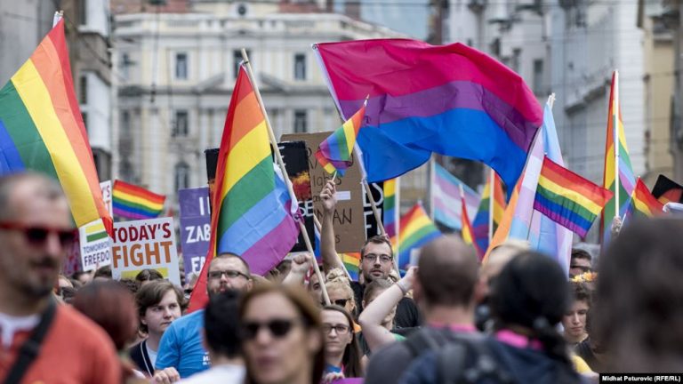Hungaria hedh në referendum ligjin anti-LGBT
