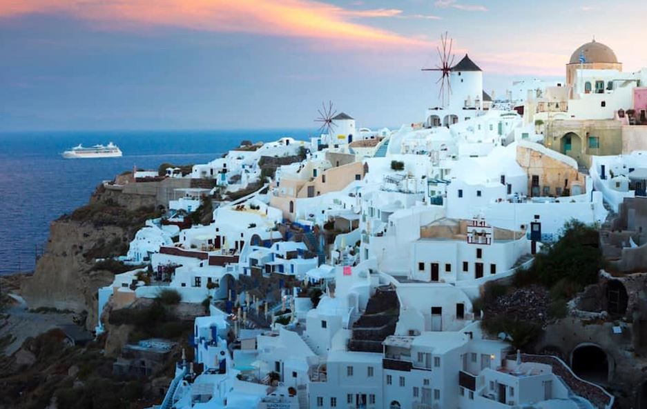 Greqia heq masat kufizuese në ishullin turistik