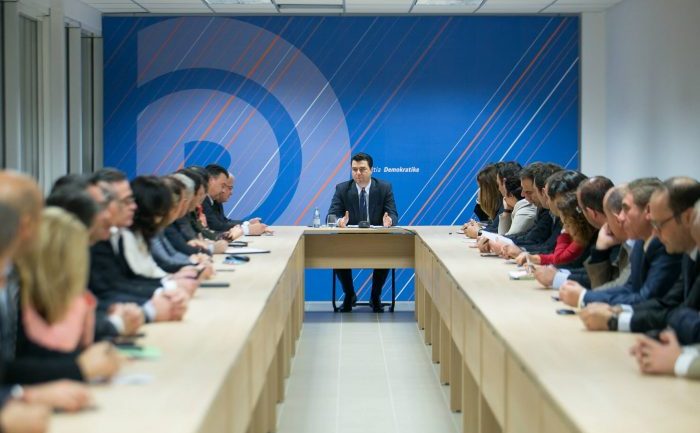 Mbledhja e kryesisë së PD, Spaho e Paloka debate me Bardhin