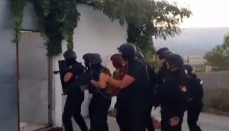 Publikohen pamjet e operacionit “Shpirti”/ 200 efektivë policie kontrolle nëpër vila me armë e skafandra
