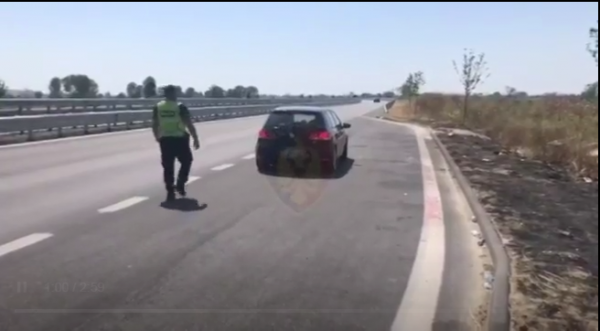 Policia Rrugore: Arrestohen 11 shoferë, pezullohen 43 leje drejtimi dhe vendosen mbi 2400 gjoba (VIDEO)