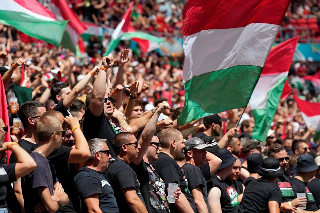 Racizmi/ UEFA nuk toleron Hungarinë: Gjobë, ndeshje pa tifozë dhe paralajmërim