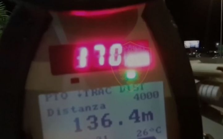 Me shpejtësi deri në 170 km/ h, policia aksion në rrugët e vendit: Arrestohen 11 persona, pezullohen 49 leje drejtimi