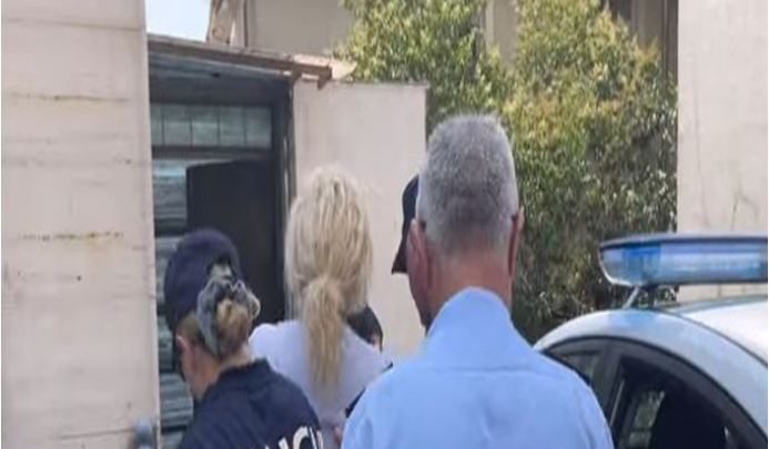 Shfrytëzoi të miturin për të lypur, 50-vjeçarja: S’e mora me qëllim të keq