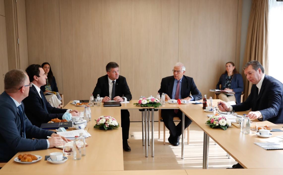 Kush dhe çfarë humb nga dështimi i dialogut Kosovë-Serbi?