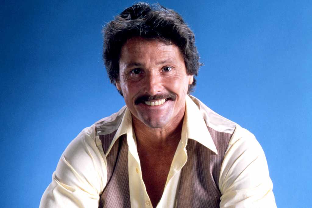 Ndahet nga jeta në moshën 88-vjeçare aktori i njohur i “Hollywood”, William Smith