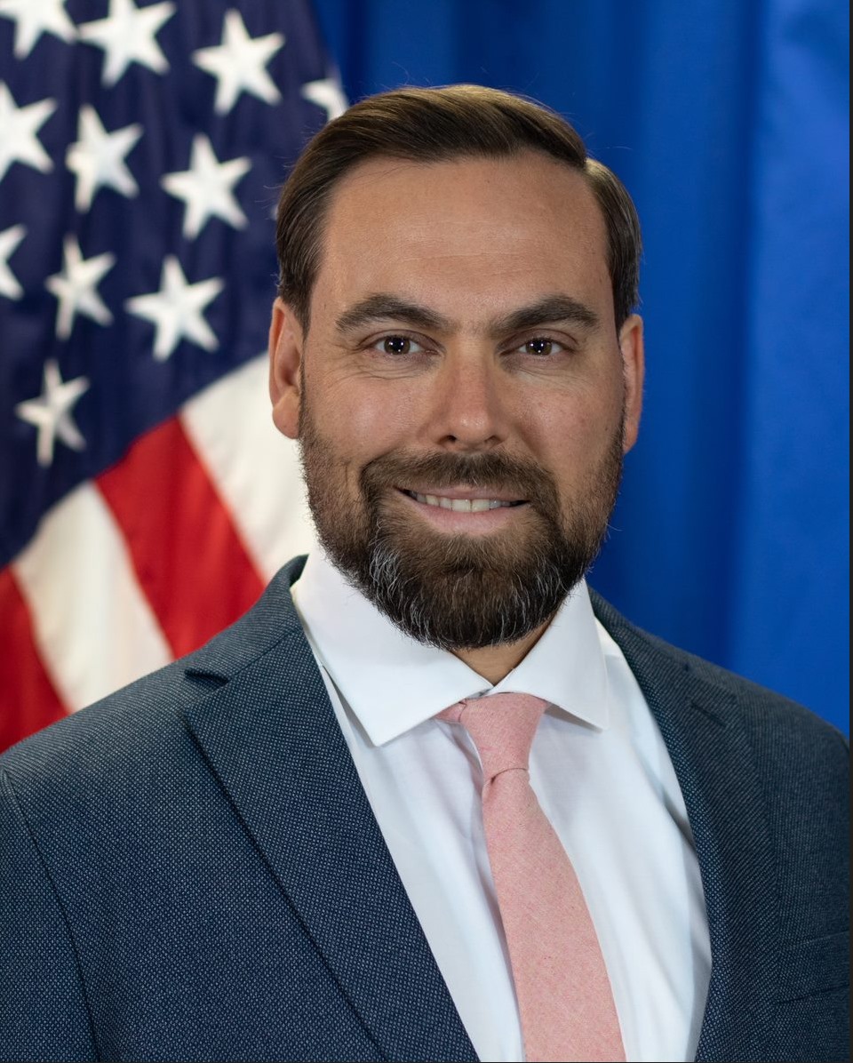 “Pres me padurim që të zbuloj shtëpinë e re”, ambasada amerikane prezanton zv.ambasadorin e ri në Tiranë