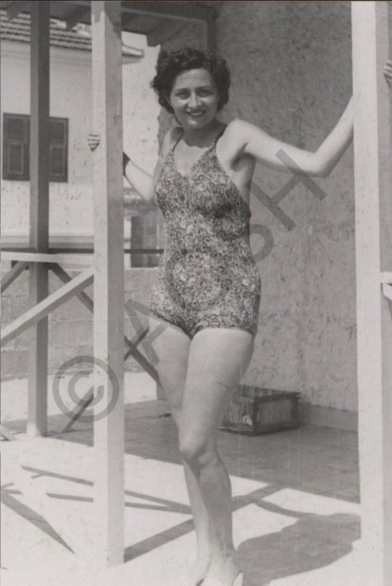 Foto të vjetra/ Rroba banjot që vishnin dikur vajzat shqiptare