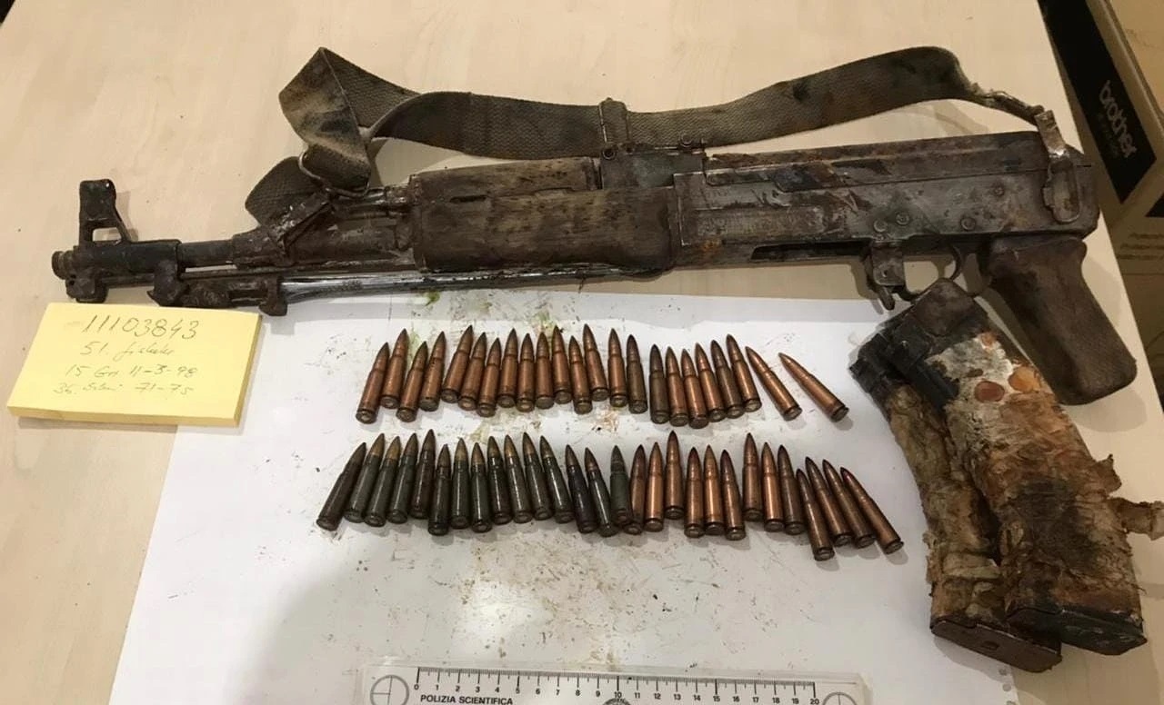 Kanosi me armë kushëririn pas konfliktit për pronën, arrestohet autori