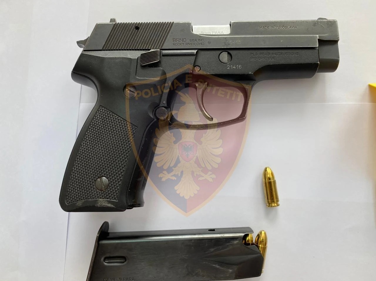 Shkoi në spital me armë me vete për të ndihmuar shokun, në pranga 37-vjeçari