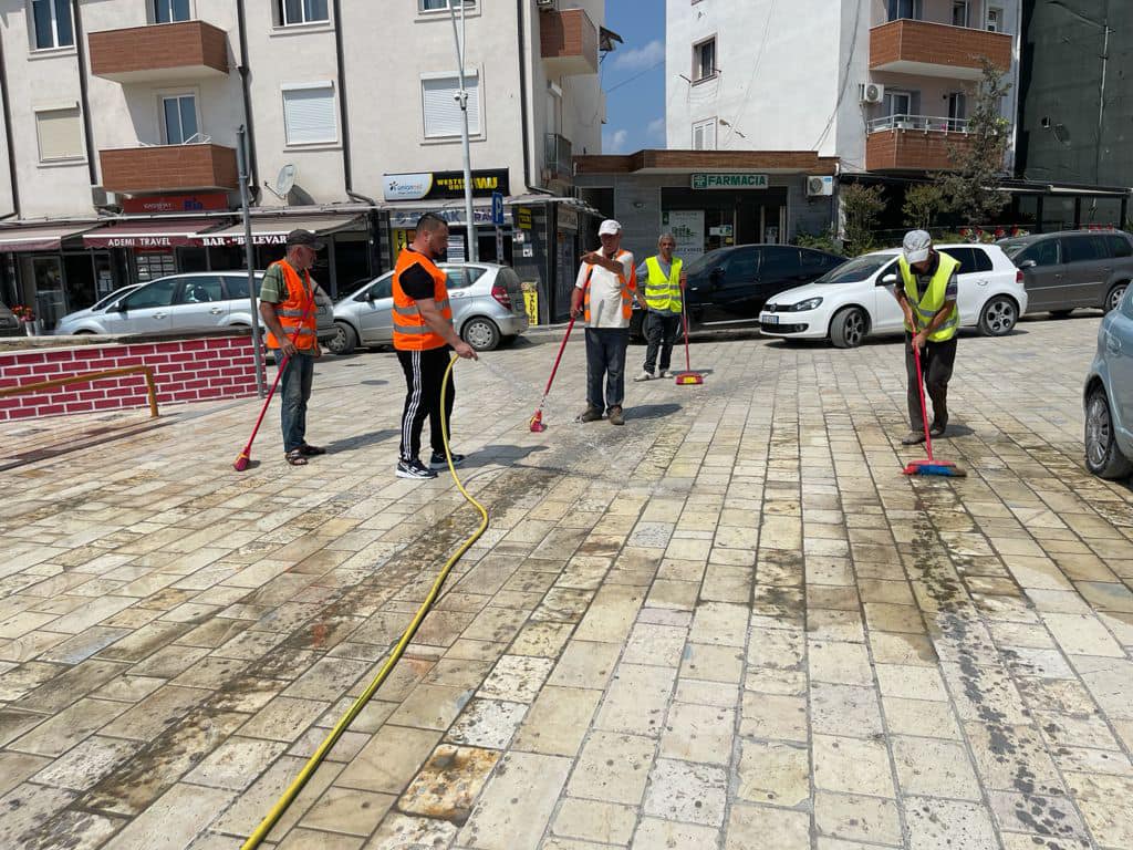 Kryebashkiaku Arbana: Aksion pastrimi dhe dezinfektimi në Shijak