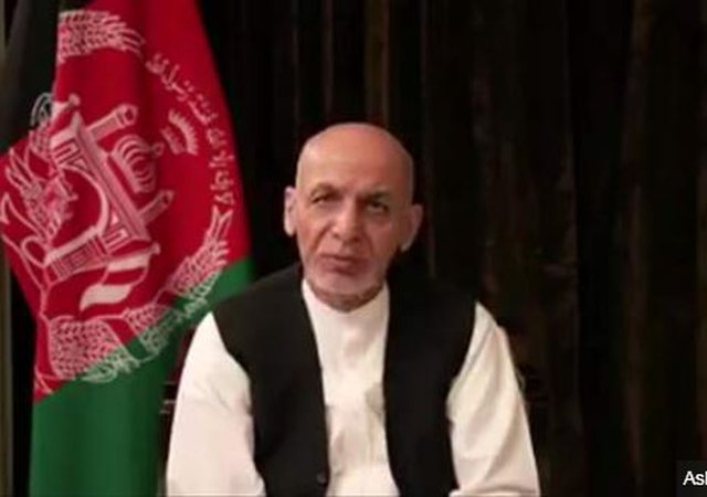 Presidenti Ghani mohon të ketë ikur nga Afganistani me para me vete