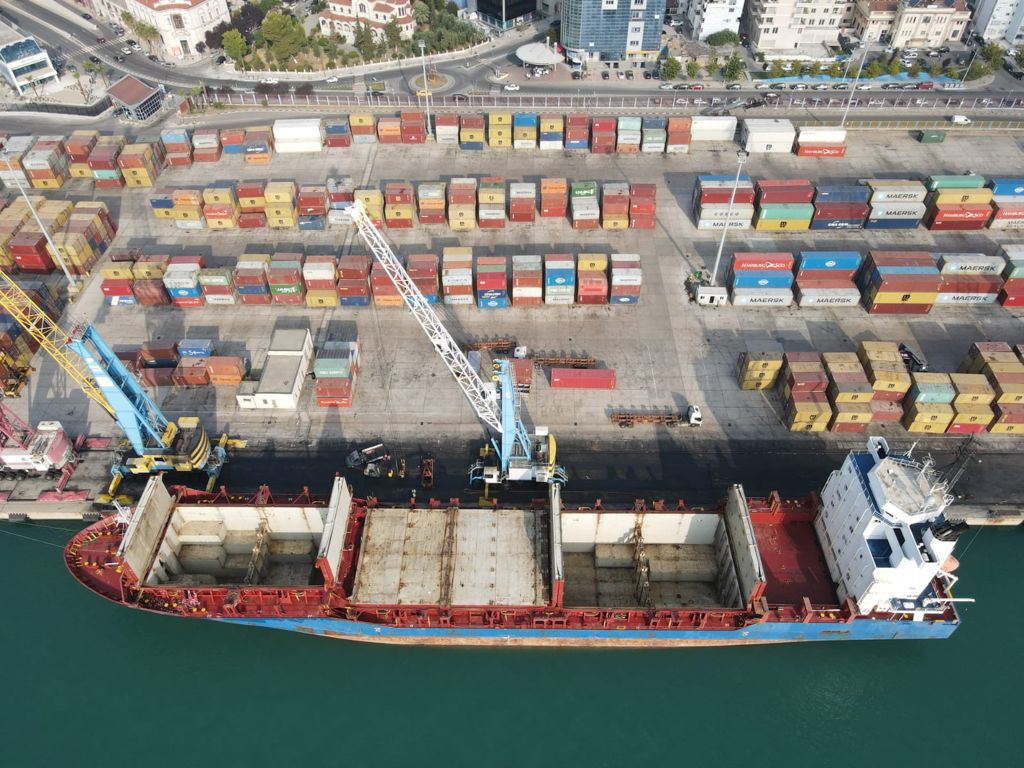 Lajme të mira nga porti i Durrësit/ Rritet volumi i eksporteve dhe importeve krahasuar me vitet 2019, 2020