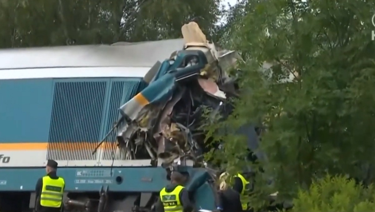 Tre të vdekur në një përplasje trenash në Çeki