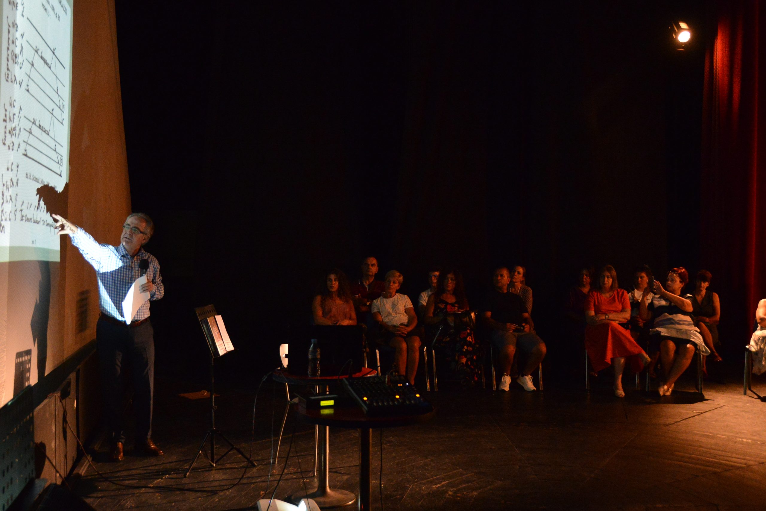 “Ferri muzikor” i Florian Vlashit, një koncert pa duartrokitje në Durrës