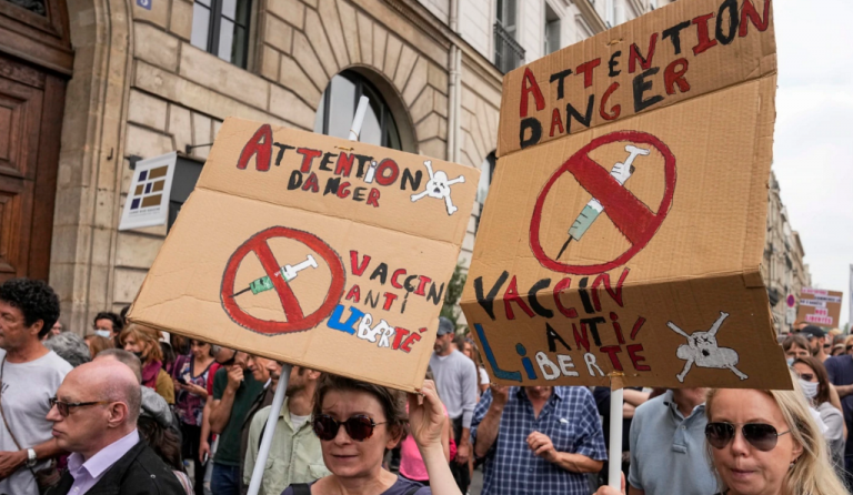 Gjykata Kushtetuese miraton pasaportën shëndetësore në Francë, hyn në fuqi nga e hëna